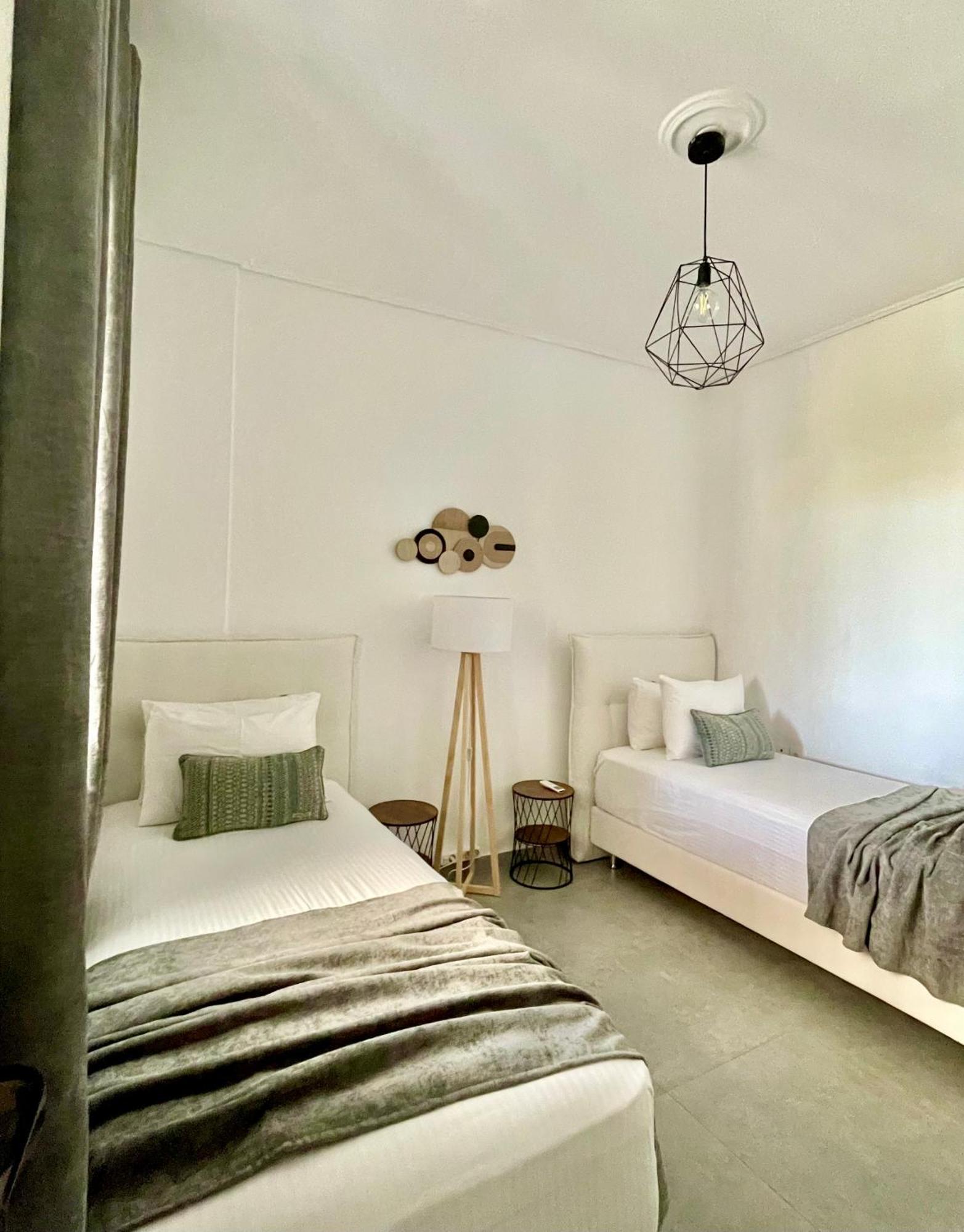 Emanouela'S Apartement In The Center Of Adamas Eksteriør billede